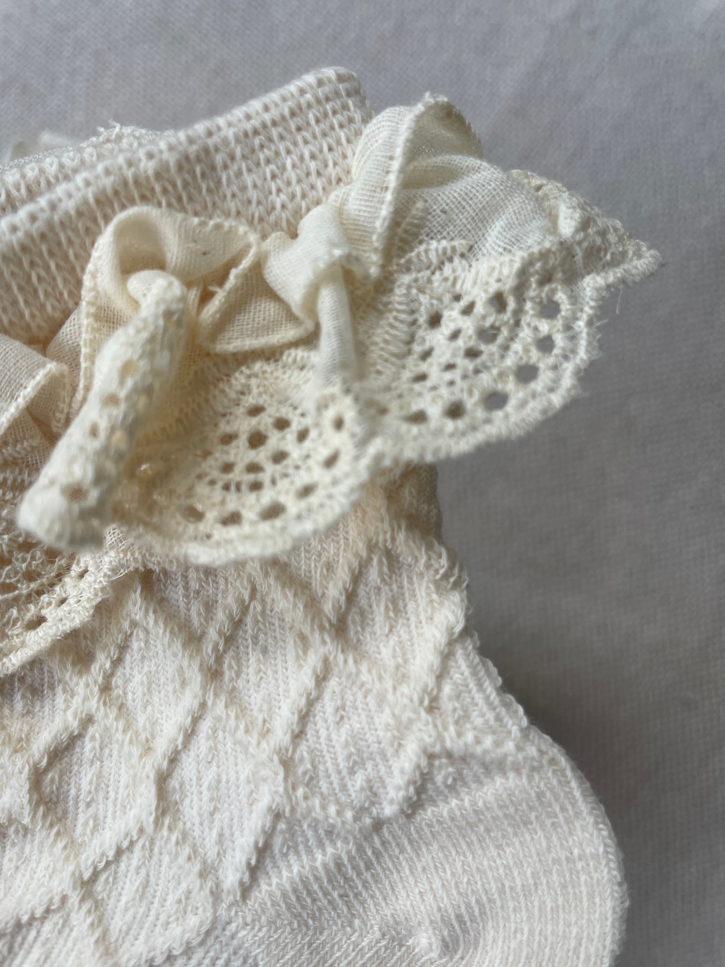 Dentelle - Lace Ruffle Socks